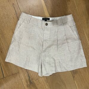Banana Republic 100% linen shorts - size 6